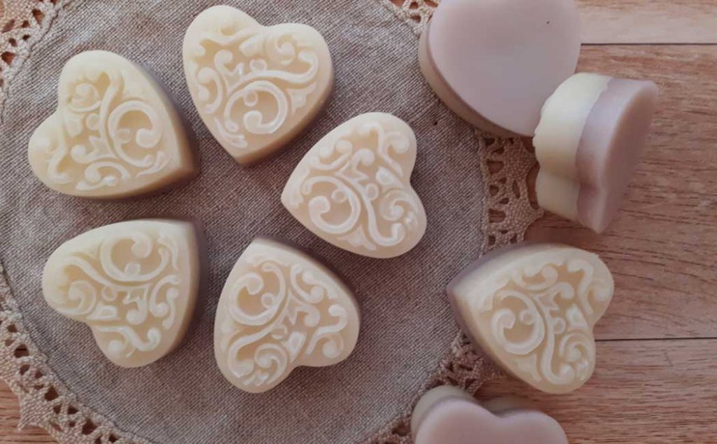 DIY Lotion Bars That Look & Smell Like Gorgeous Flowers