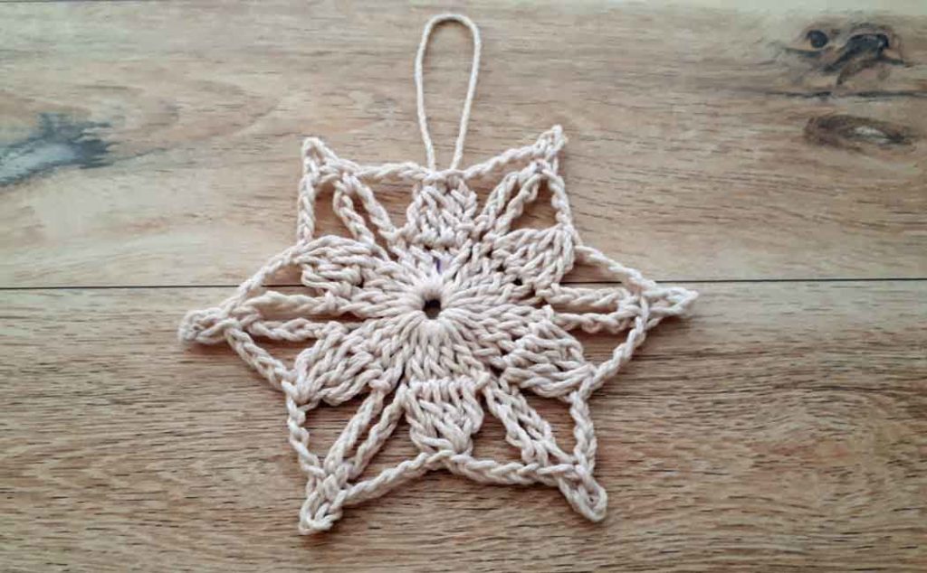How to crochet a snowflake