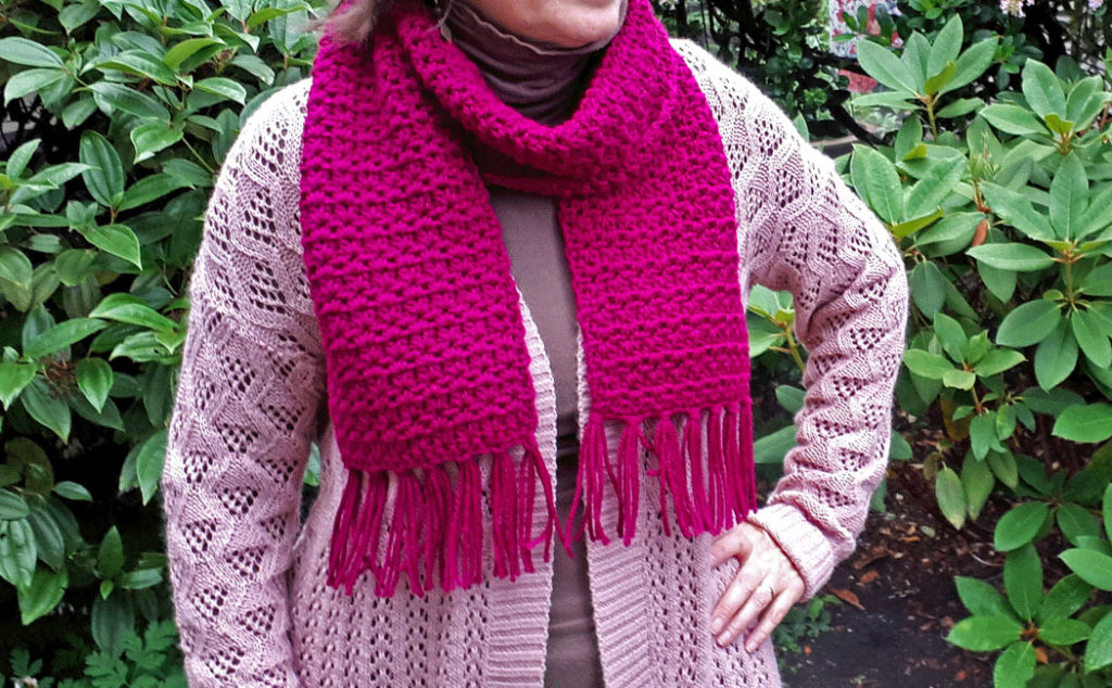 super easy crocheted scarf for beginners