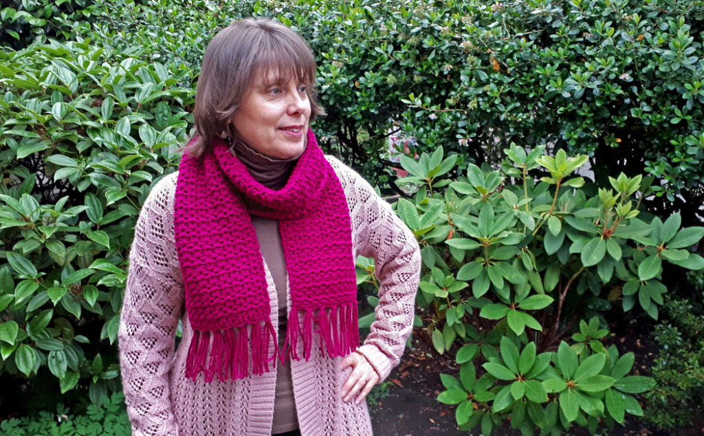 super easy crocheted scarf for beginners
