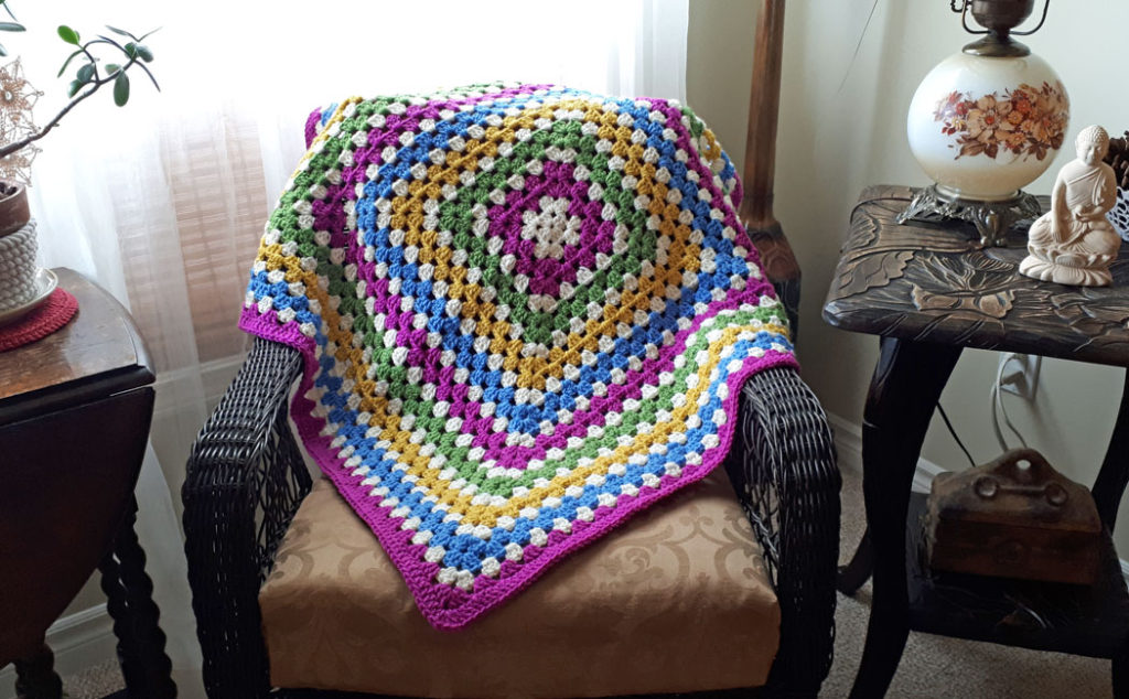 Easy Granny square blanket for beginners