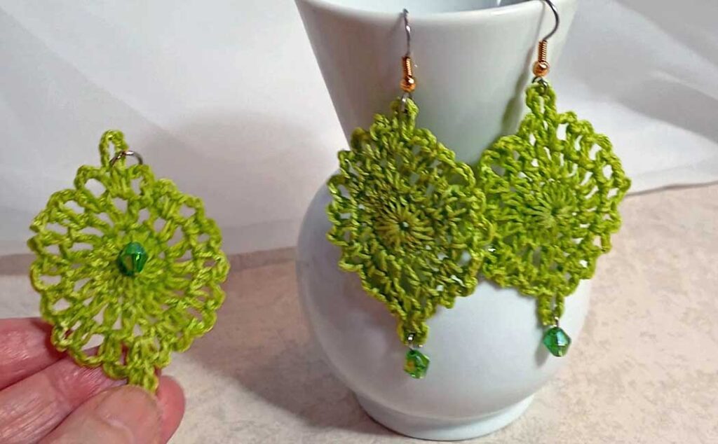 easy crocheted earrings and pendant